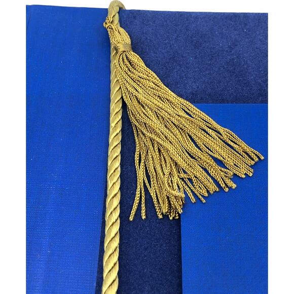 New Seasons Graduation Photo Book - Hold Fast to your Dreams *NEW* - Picture 3 of 15